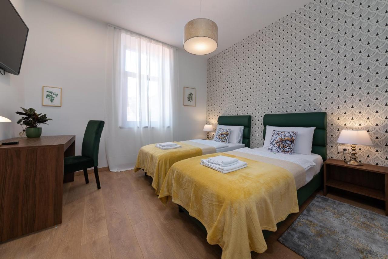 Aurora Rooms B&B Pula Buitenkant foto