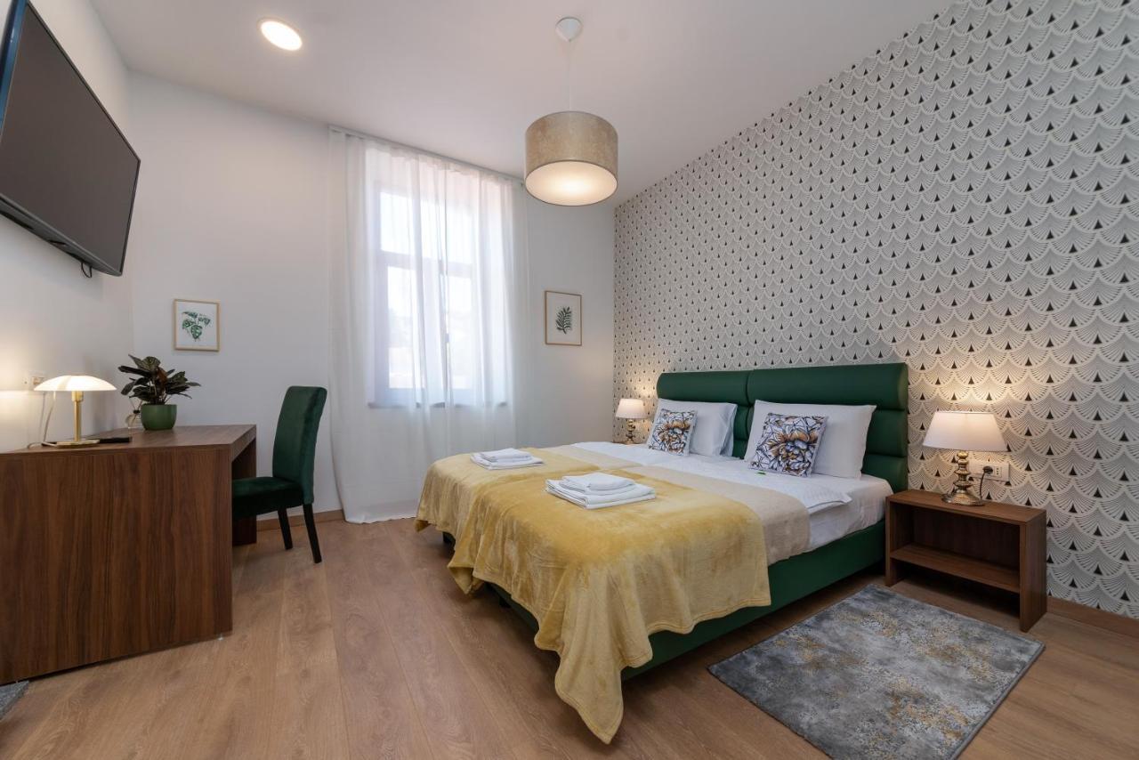 Aurora Rooms B&B Pula Buitenkant foto